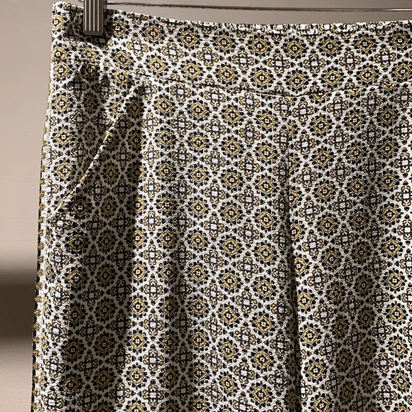 Max Studio designed pants🫶🏻 - Picture 2 of 8